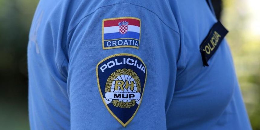 policajac značka patrik macek pixsell