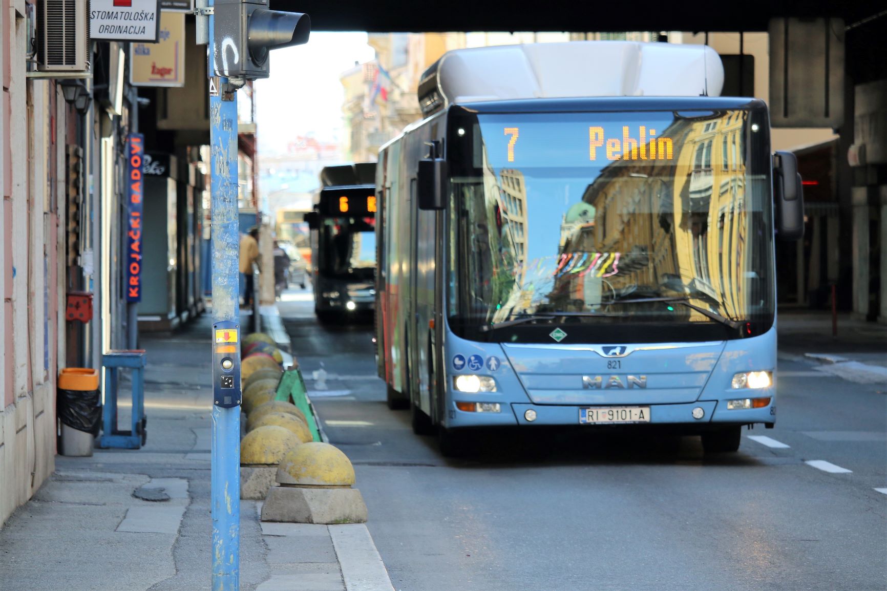 autobus autotrolej111