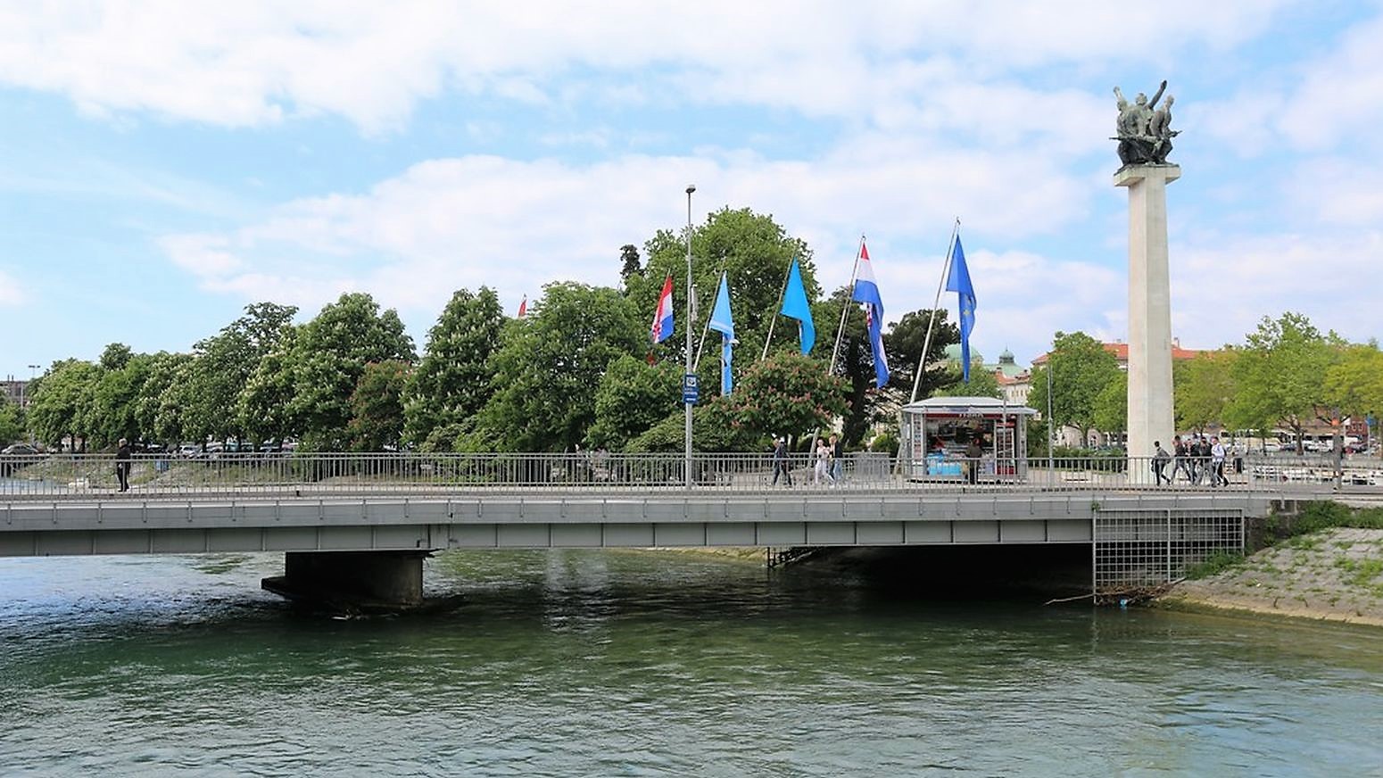 Spomenik-oslobođenja-Rijeke-na-Delti