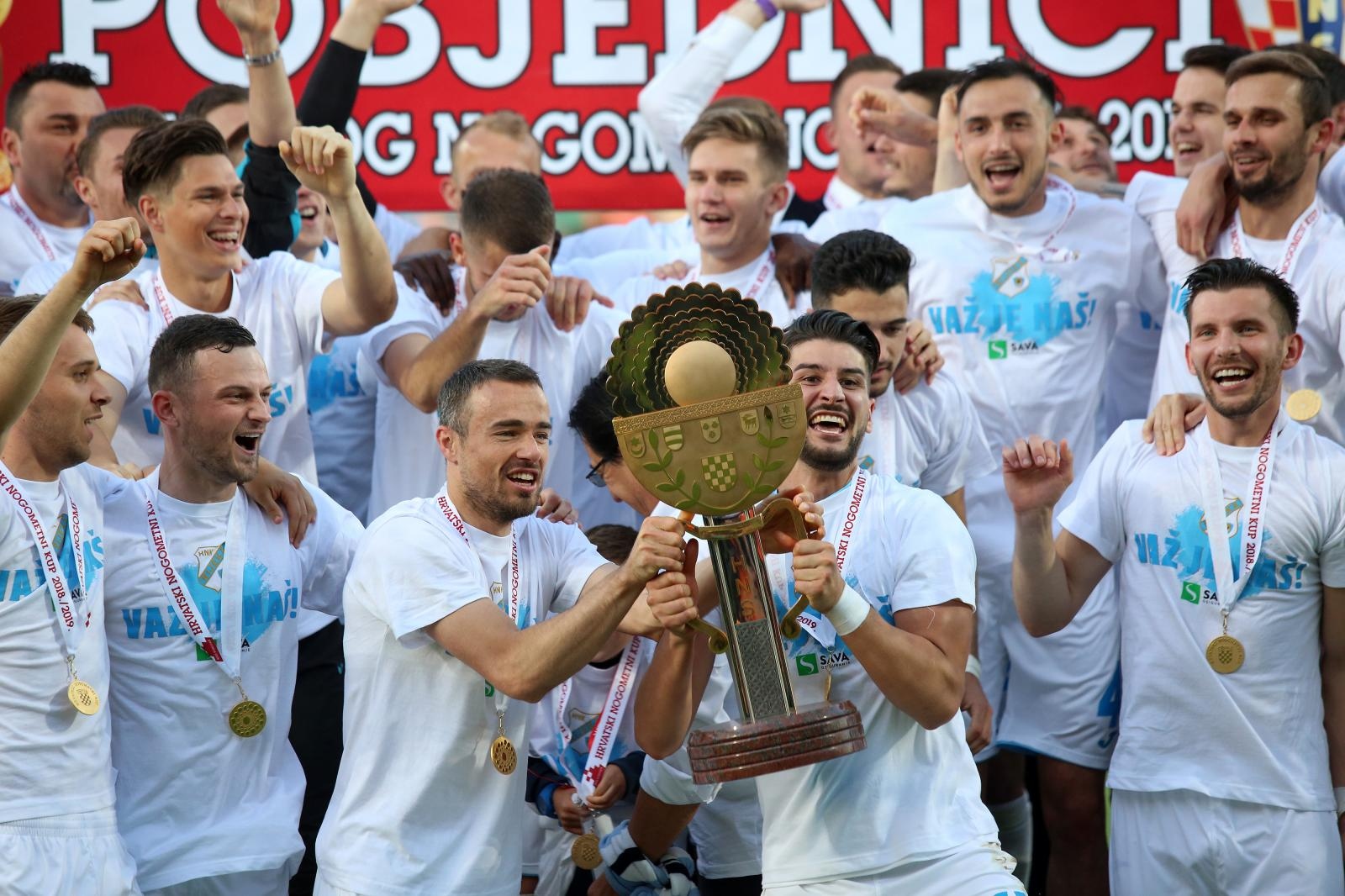 Pula: Dinamo i Rijeka u finalu hrvatskog nogometnog kupa Pula: Dinamo i Rijeka u finalu hrvatskog nogometnog kupa