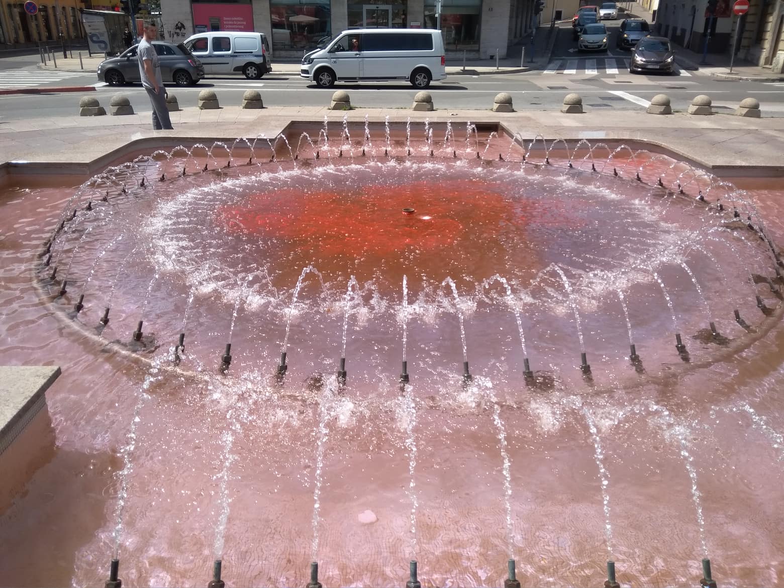 fontana crvena2