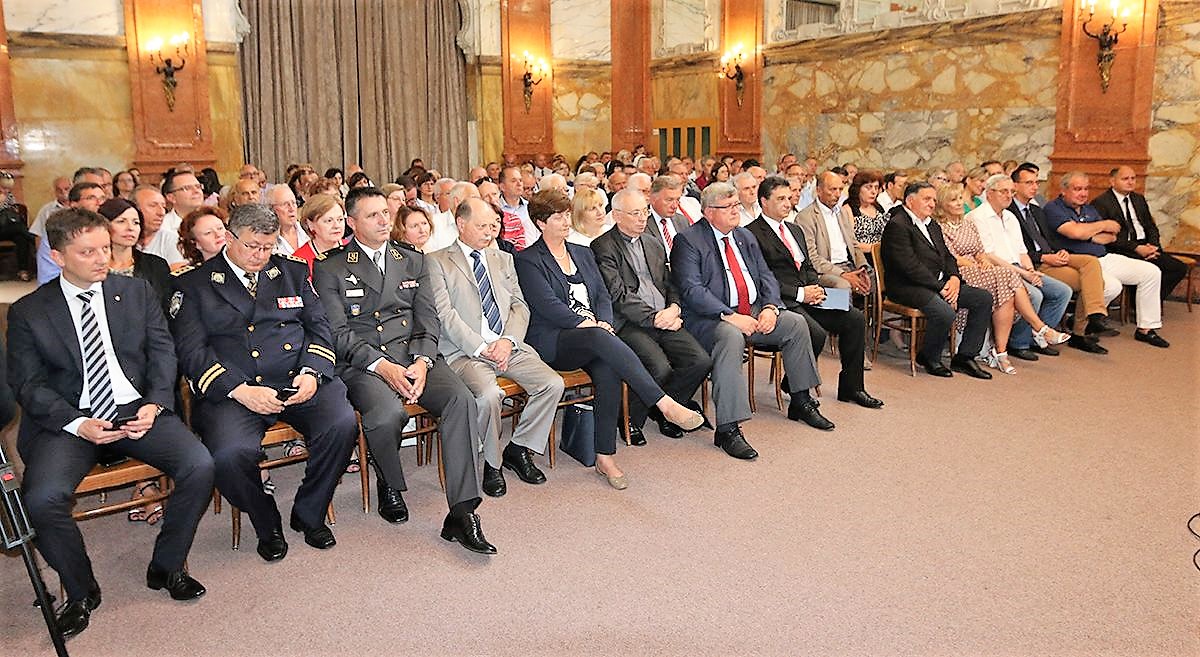 Održana-svečana-akademija-povodom-Dana-antifašističke-borbe-i-Dana-državnosti-1