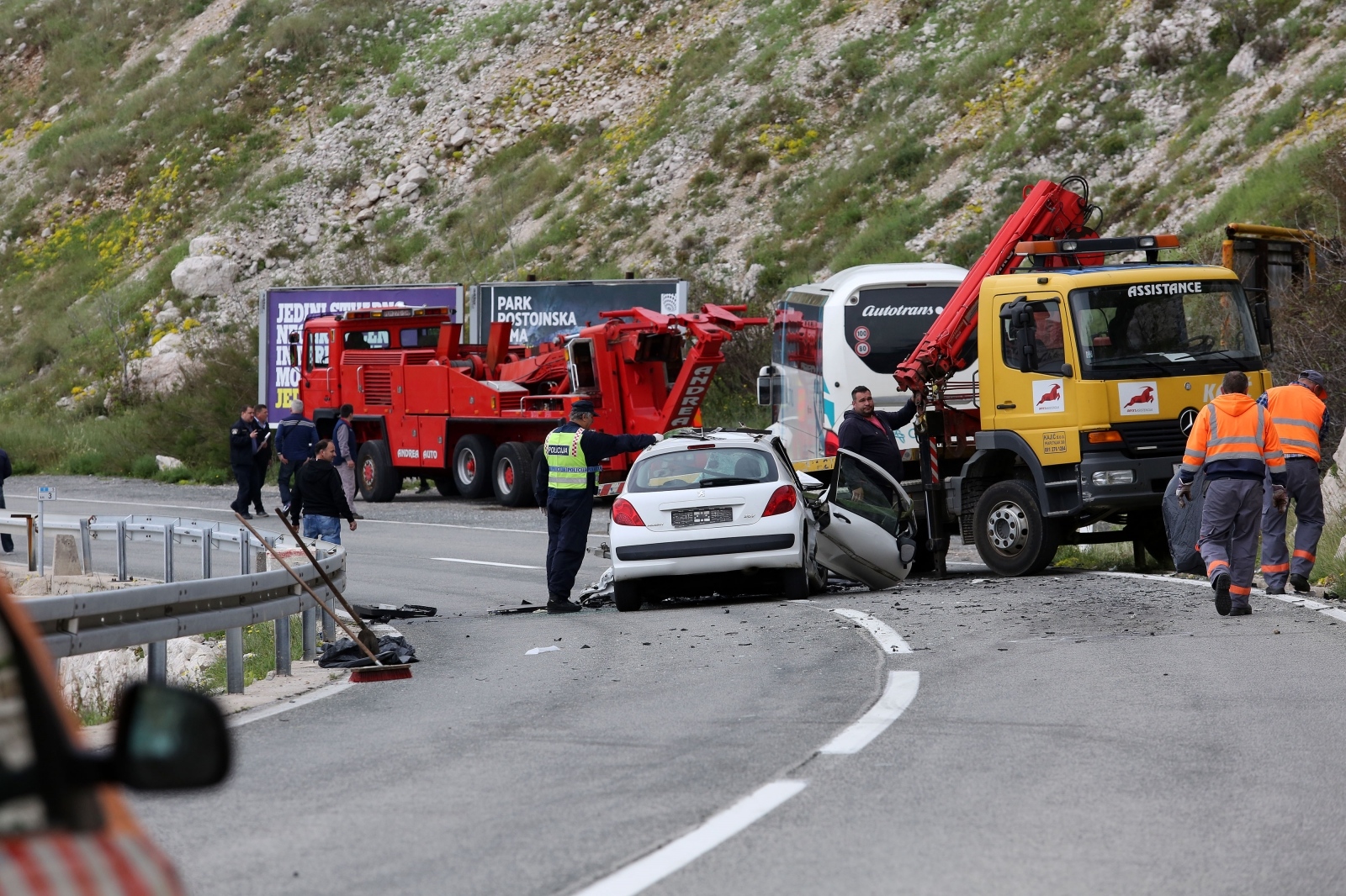 Bakarac: Jedna osoba poginula u sudaru autobusa i osobnog automobila