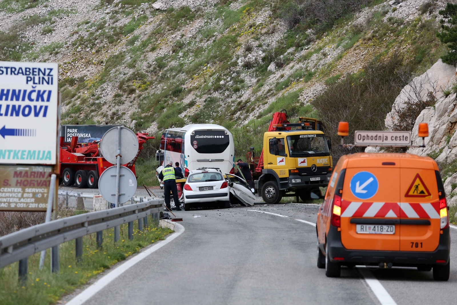 Bakarac: Jedna osoba poginula u sudaru autobusa i osobnog automobila Bakarac: Jedna osoba poginula u sudaru autobusa i osobnog automobila