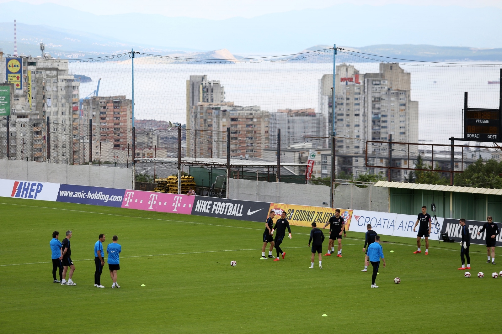 Rijeka: Hrvatska nogometna reprezentacija trenira na pomoćnom stadionu Rujevica Rijeka: Hrvatska nogometna reprezentacija trenira na pomoćnom stadionu Rujevica