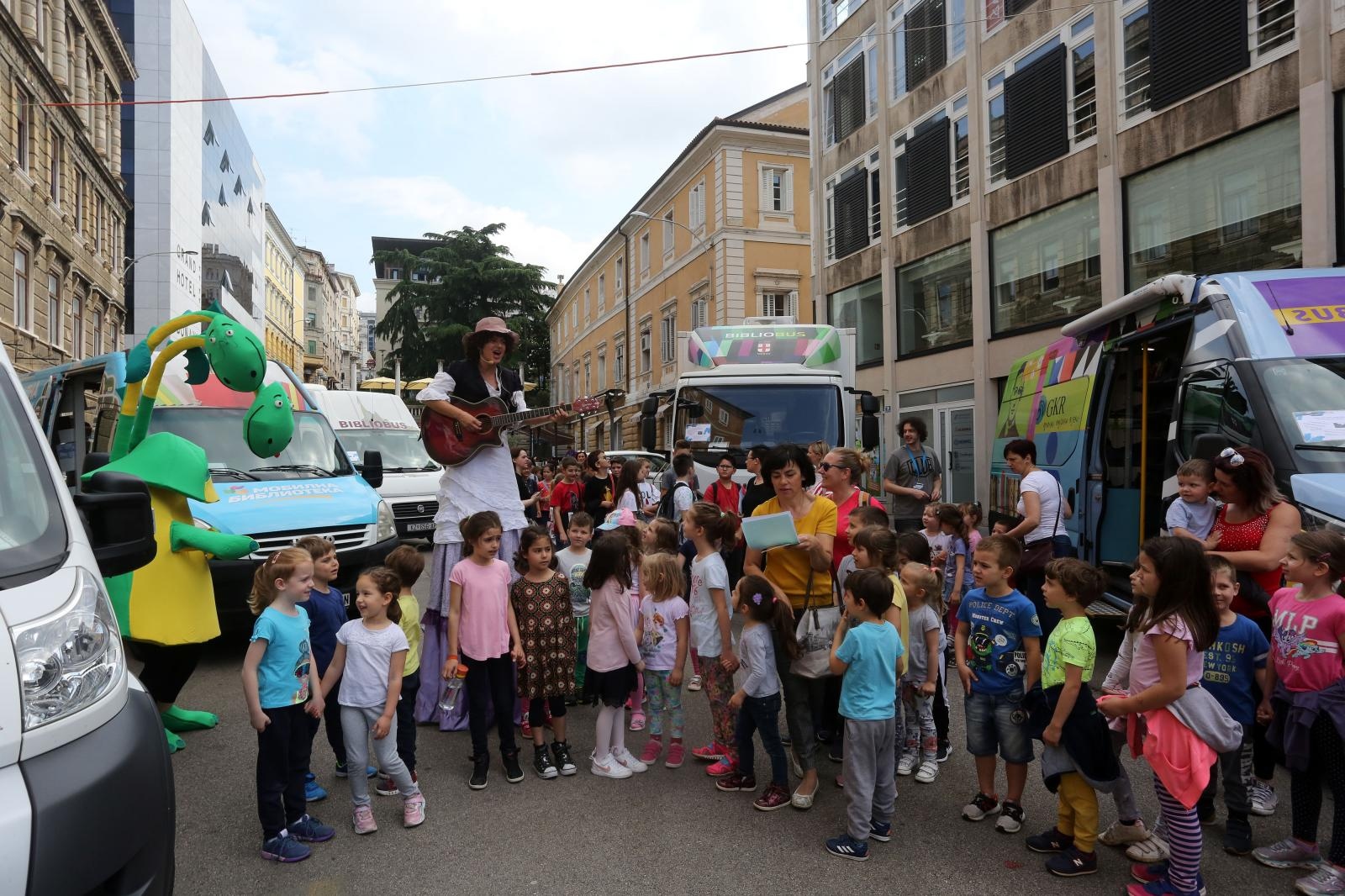 Rijeka: 8. festival bibliobusa održava se na Korzu