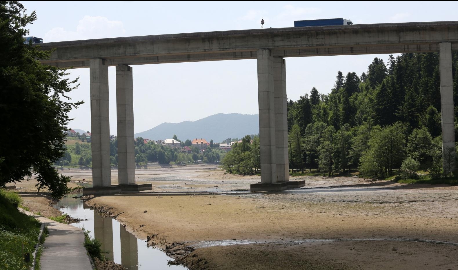 FUžine: Jezero Bajer ispražnjeno radi redovnog održavanja