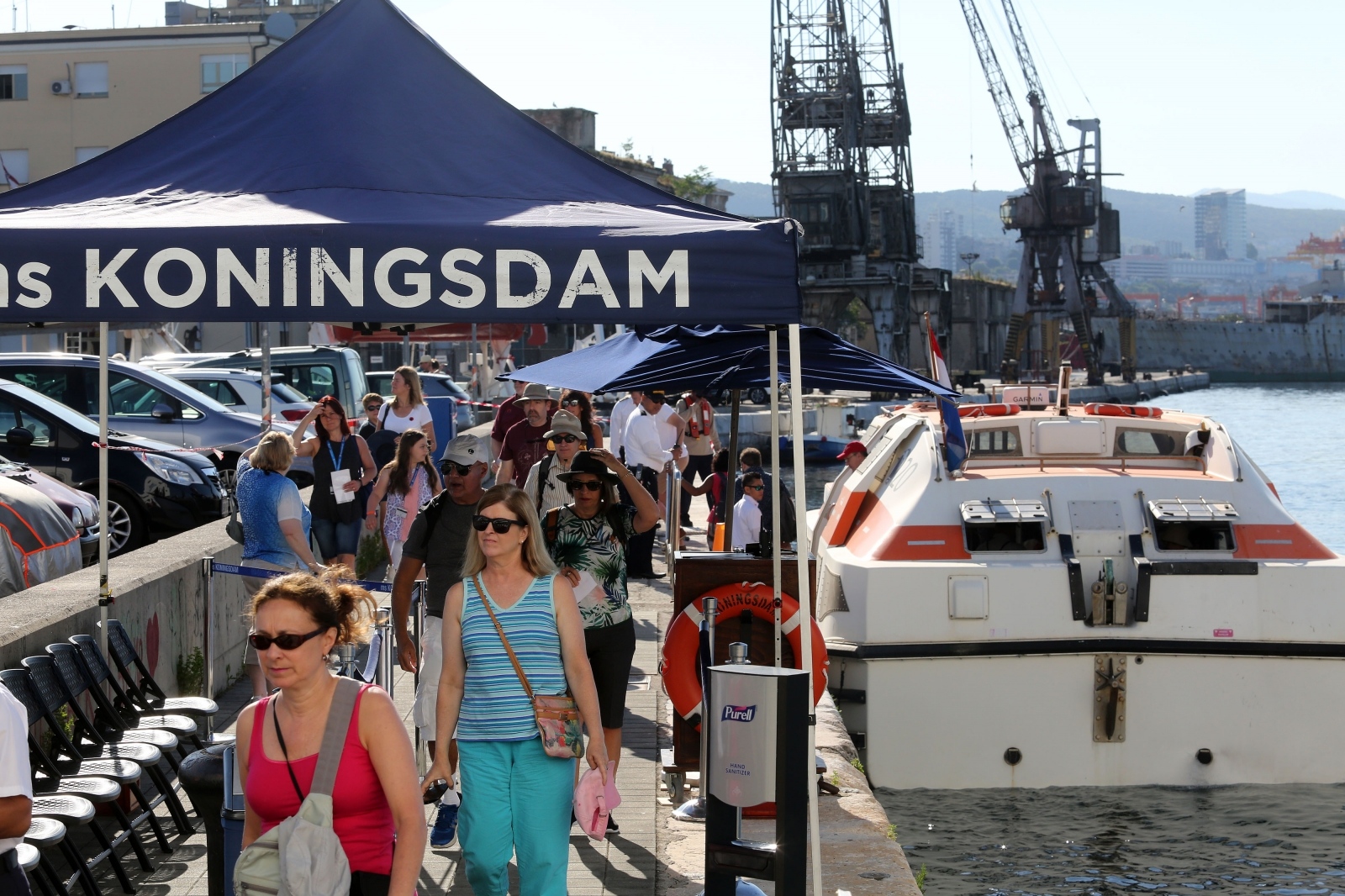 Turistièki kruzer Koningsdam stigao u rijeèku luku Turistièki kruzer Koningsdam stigao u rijeèku luku