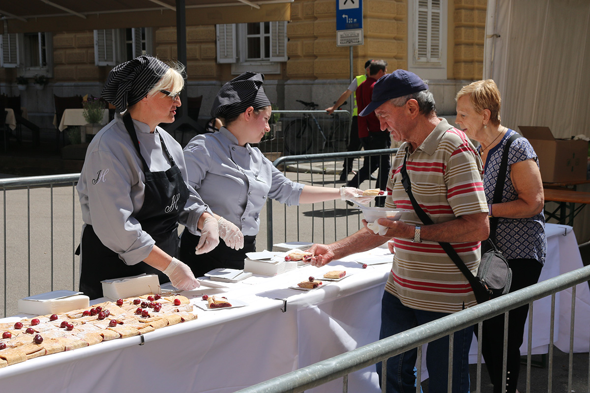 gastrofešta-na-Korzu-uz-lignje-i-štrudle-od-trešanja-9
