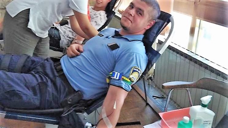 policajci krv policajci krv