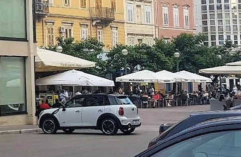 stupići korzo3