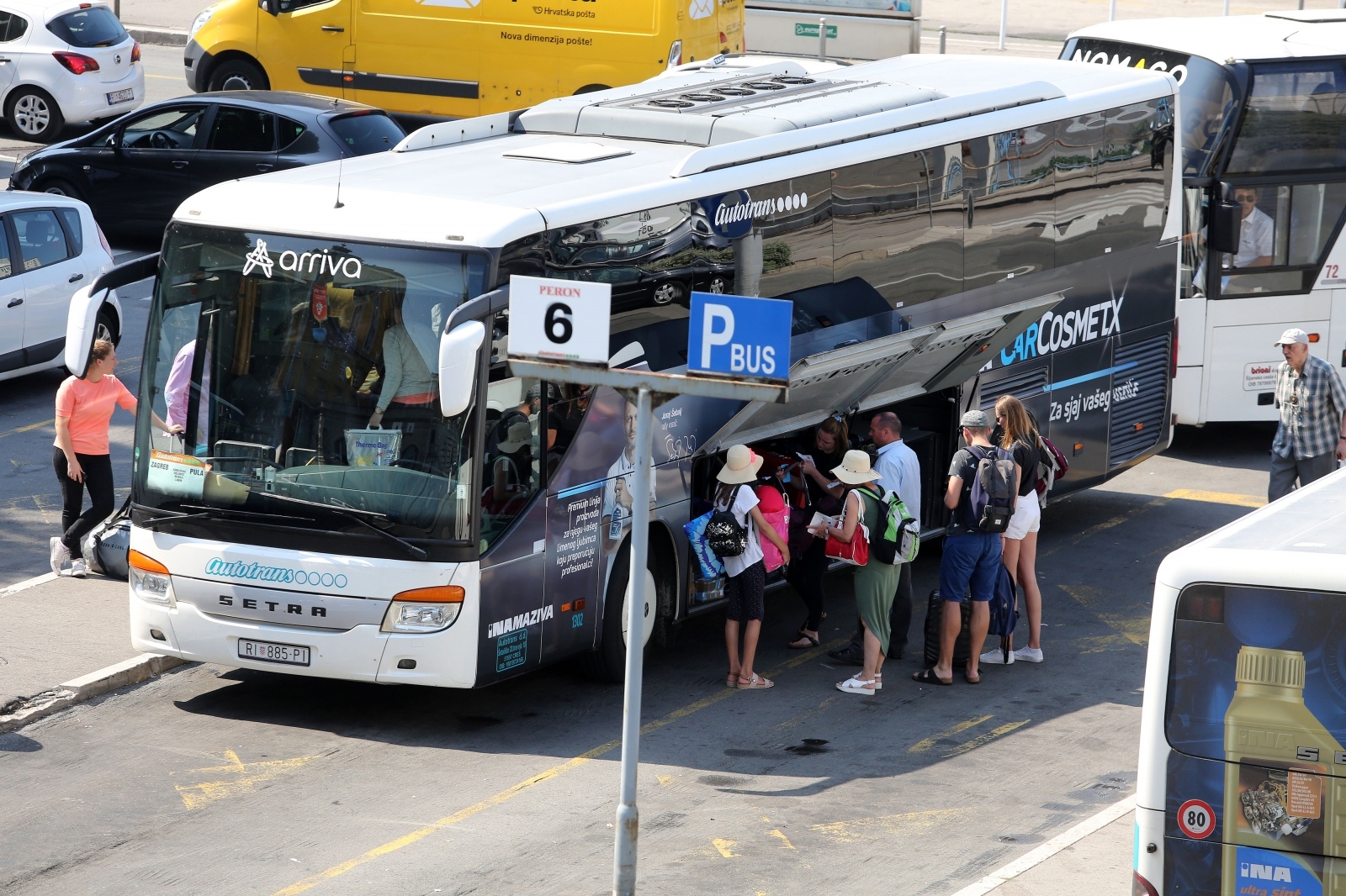 Mnogobrojni putnici na Autobusnom kolodvoru u Rijeci