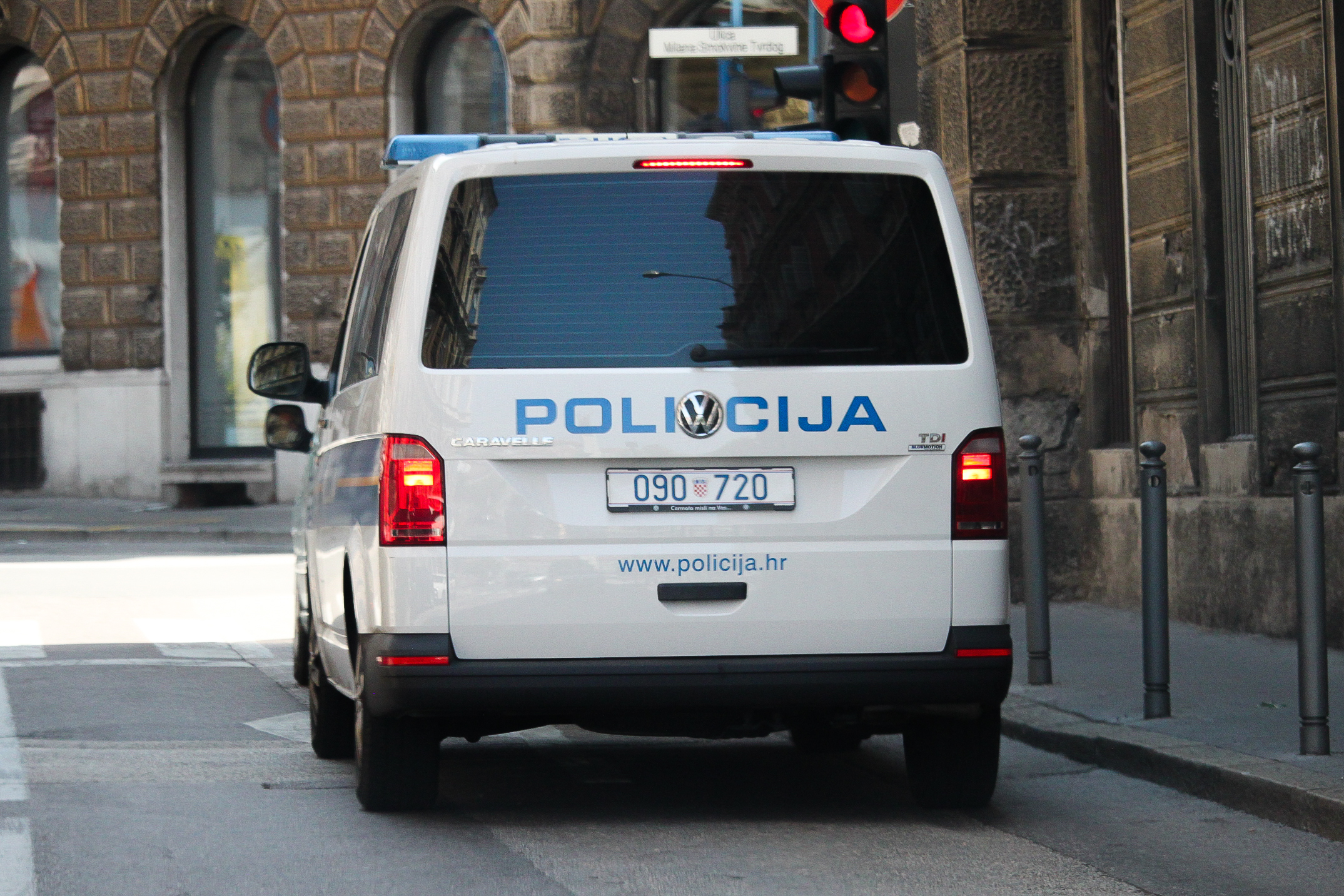 Policija-3