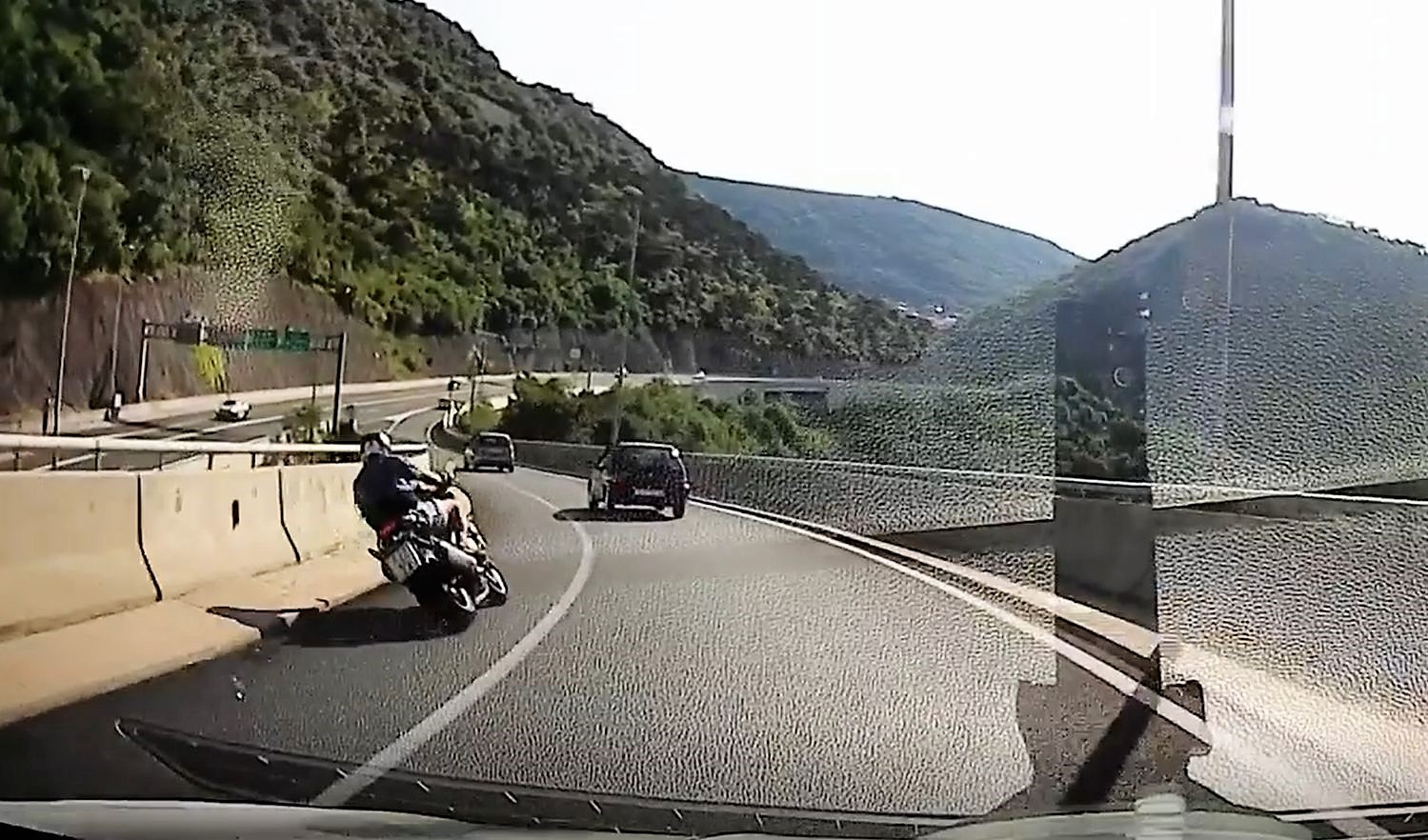motociklist zaobilaznica opasno video motociklist zaobilaznica opasno video