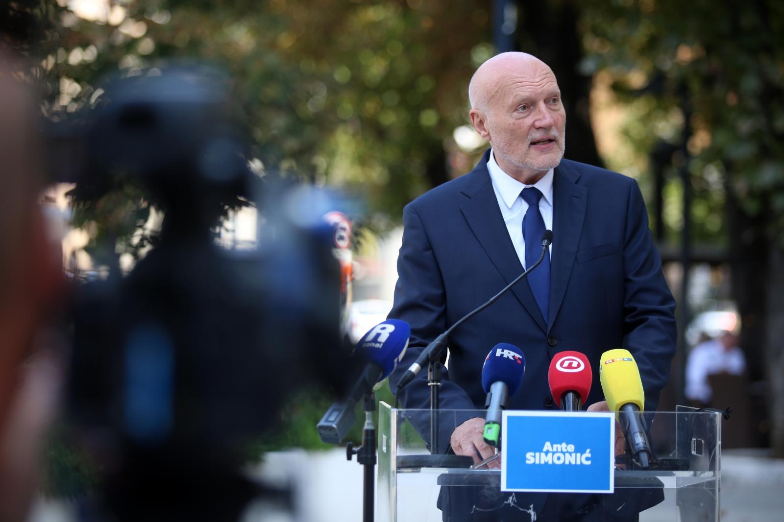 Rijeka: Ante Simonić objavio kandidaturu za predsjednika Hrvatske Rijeka: Ante Simonić objavio kandidaturu za predsjednika Hrvatske