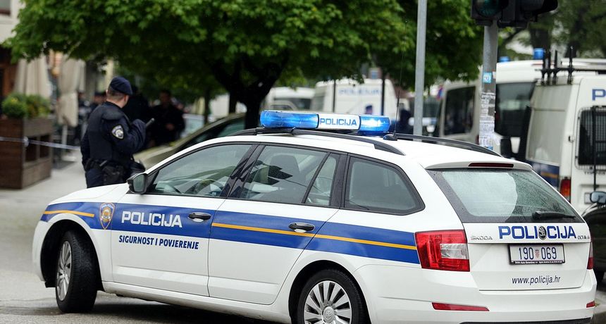 policija krađa istra auto policija krađa istra auto