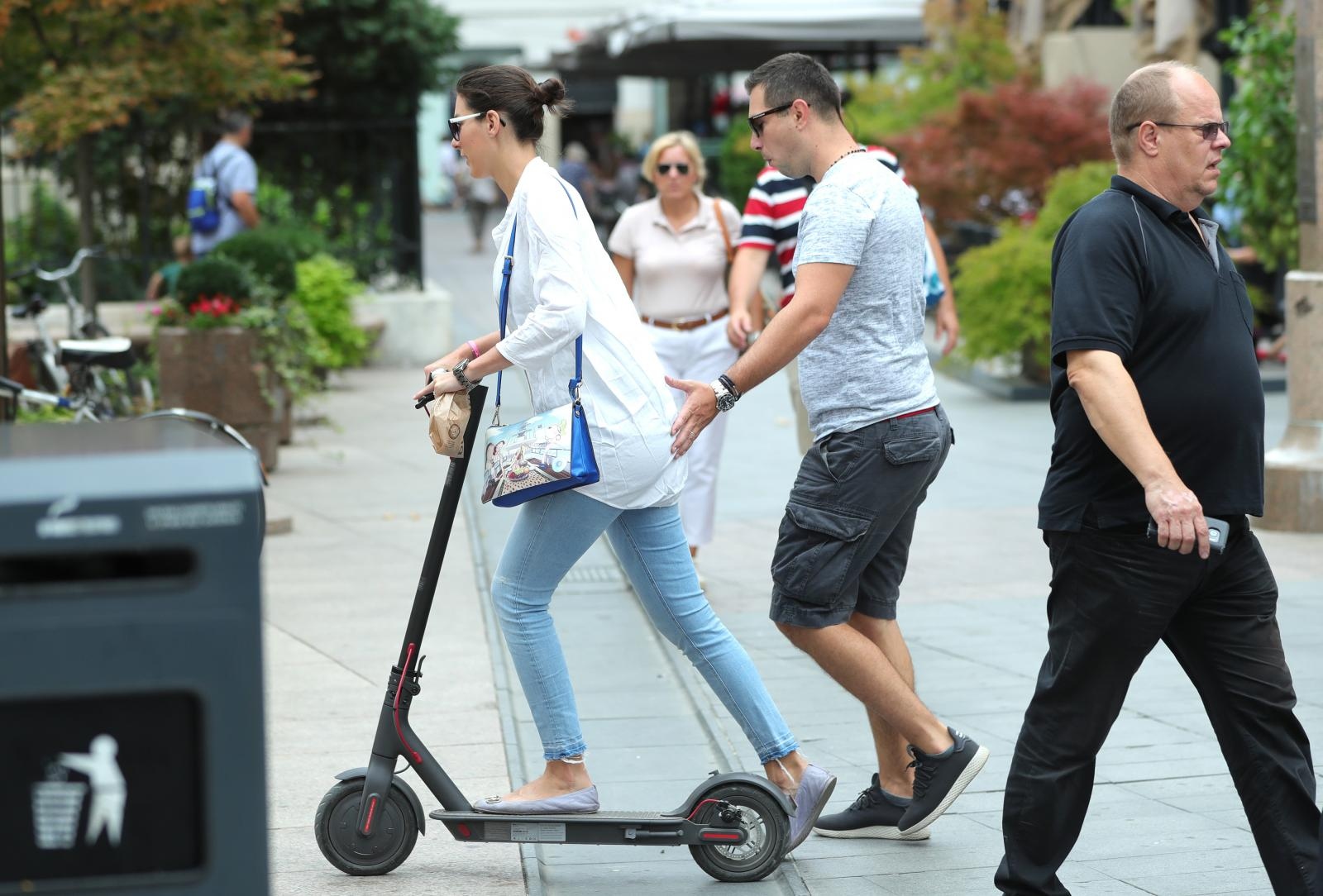 Zagreb: I vožnja električnog romobila lakša je uz “dobar vjetar u leđa” Zagreb: I vožnja električnog romobila lakša je uz “dobar vjetar u leđa”