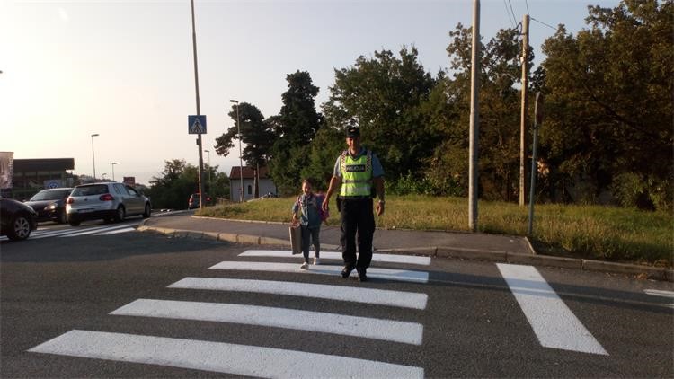 policija škola2