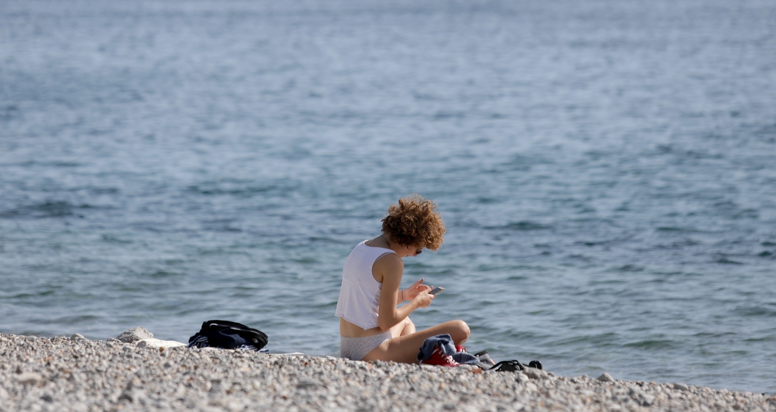 Rijeka: Građani iskoristili lijepo i toplo vrijeme za uživanje na plaži Rijeka: Građani iskoristili lijepo i toplo vrijeme za uživanje na plaži