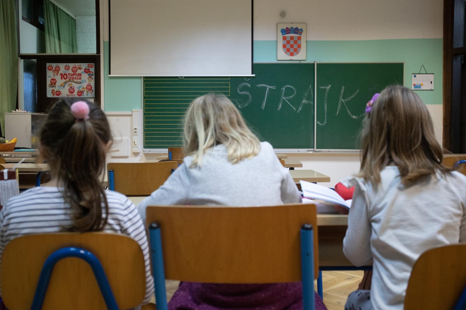Započeo štrajk učitelja i profesora u osnovnim i srednjim školama