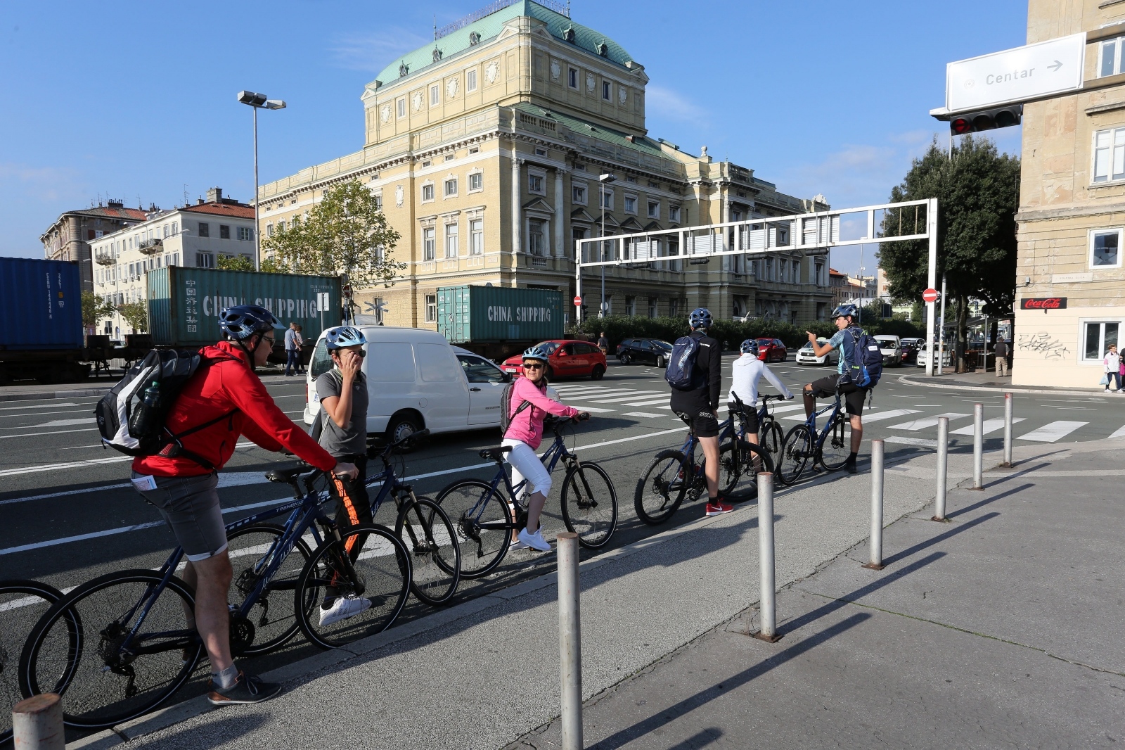 Rijeka: Turisti sa kruzera grad obilaze biciklima