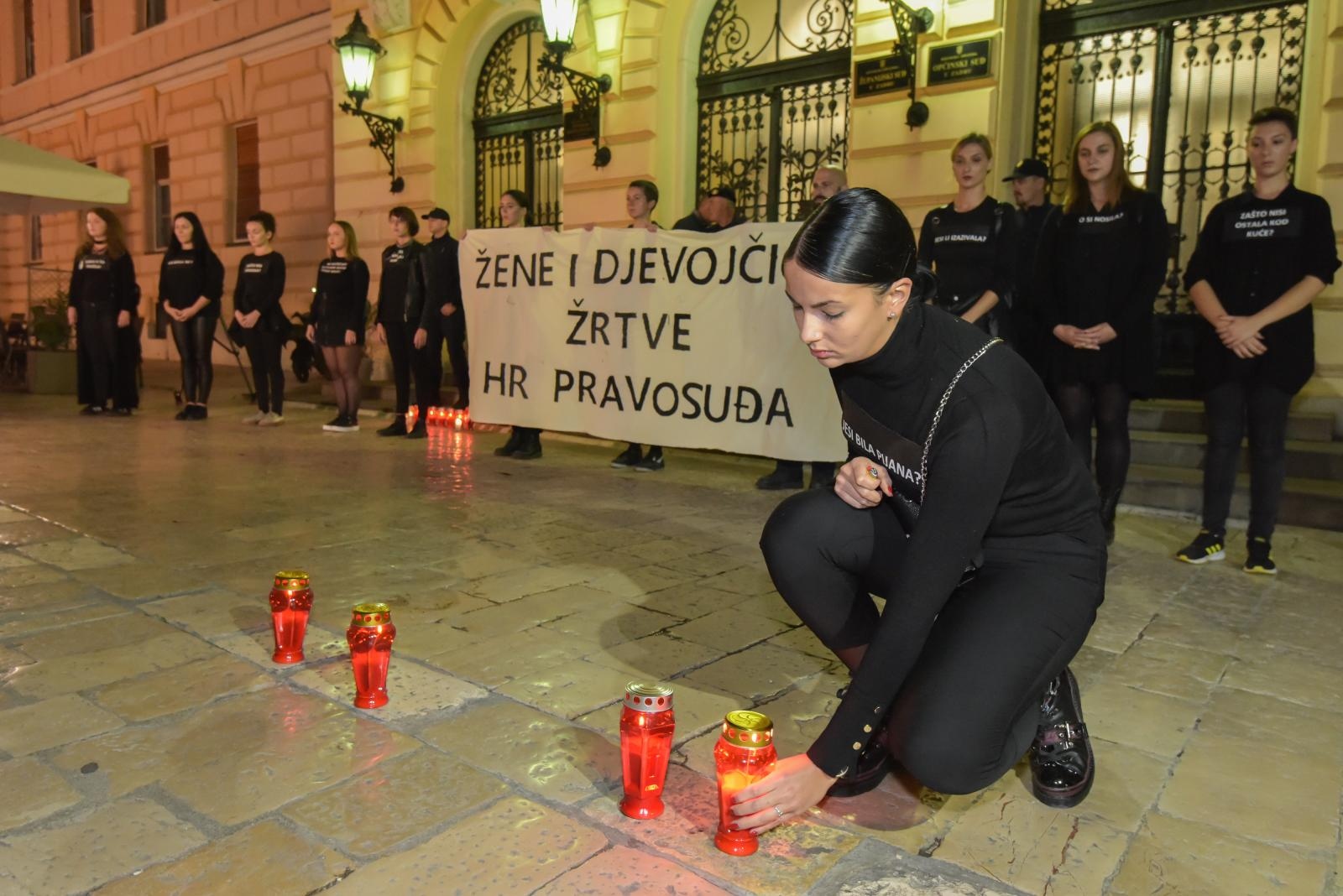 Klub studenata Antifijaka organizirala mirni prosvijed ispred Županijskog suda u Zadru Klub studenata Antifijaka organizirala mirni prosvijed ispred Županijskog suda u Zadru