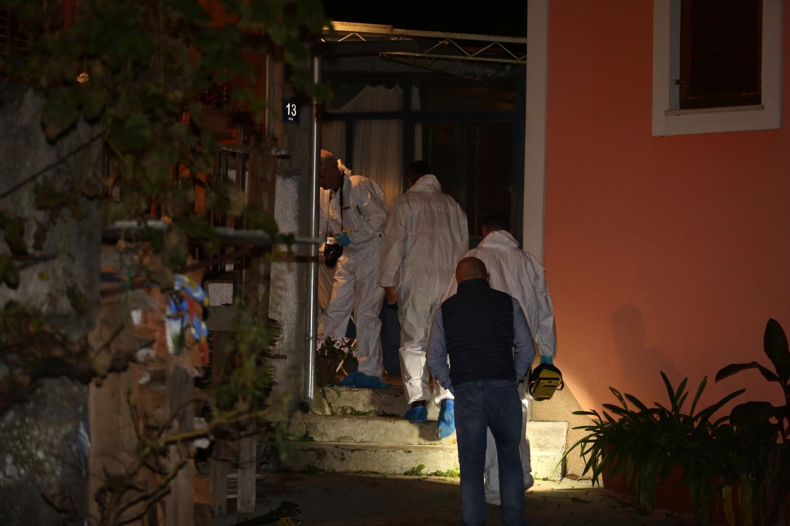 Mrtvo tijelo ženske osobe pronađeno u kući u mjestu Čavle Mrtvo tijelo ženske osobe pronađeno u kući u mjestu Čavle