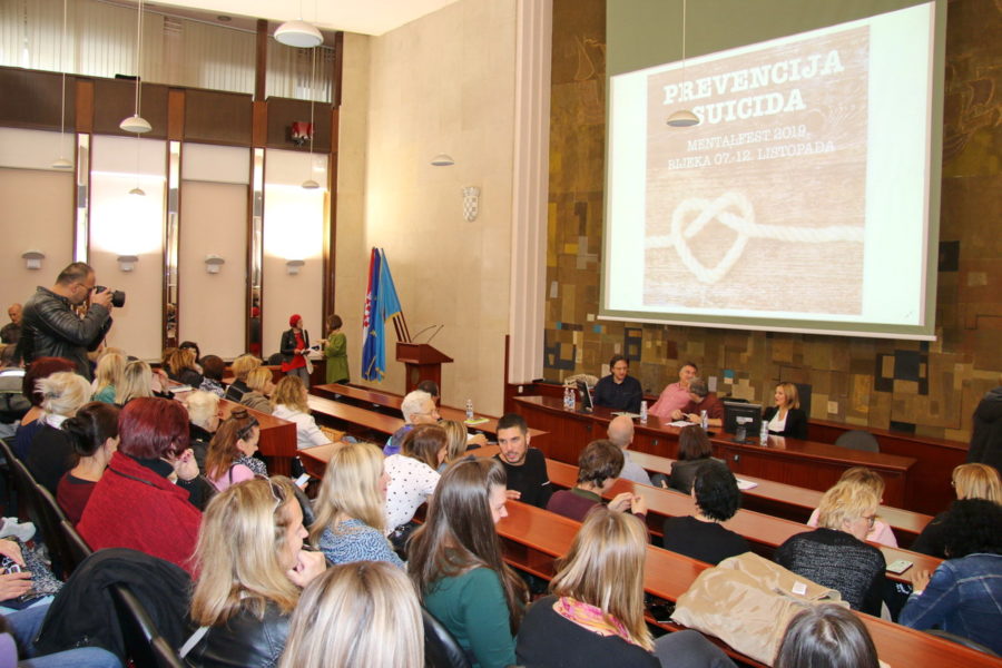 Panelom-o-prevenciji-suicida-otvoren-Mentalfest-2-900×600