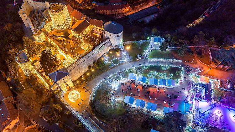 Trsat advent svjetla dron