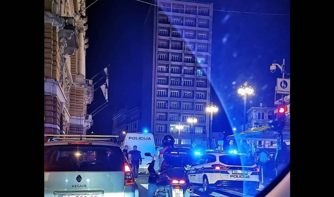 policija jadranski trg noć