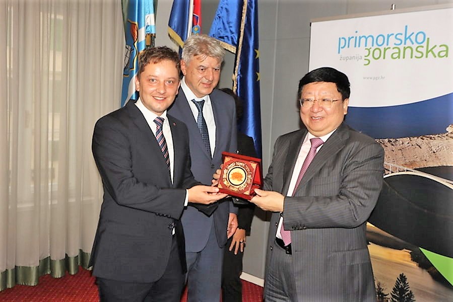 poropat komadina kinez