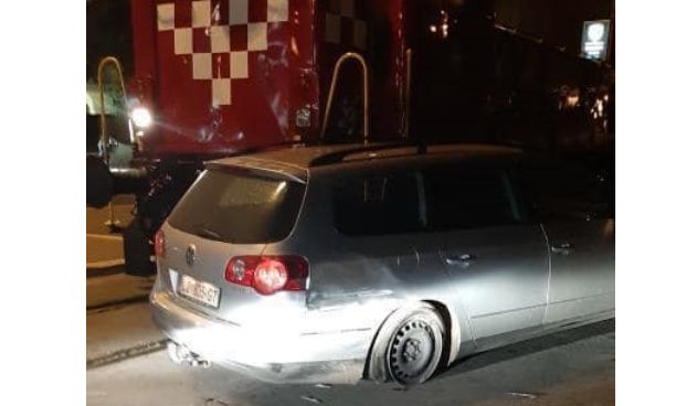 sudar vlak auto rezano sudar vlak auto rezano