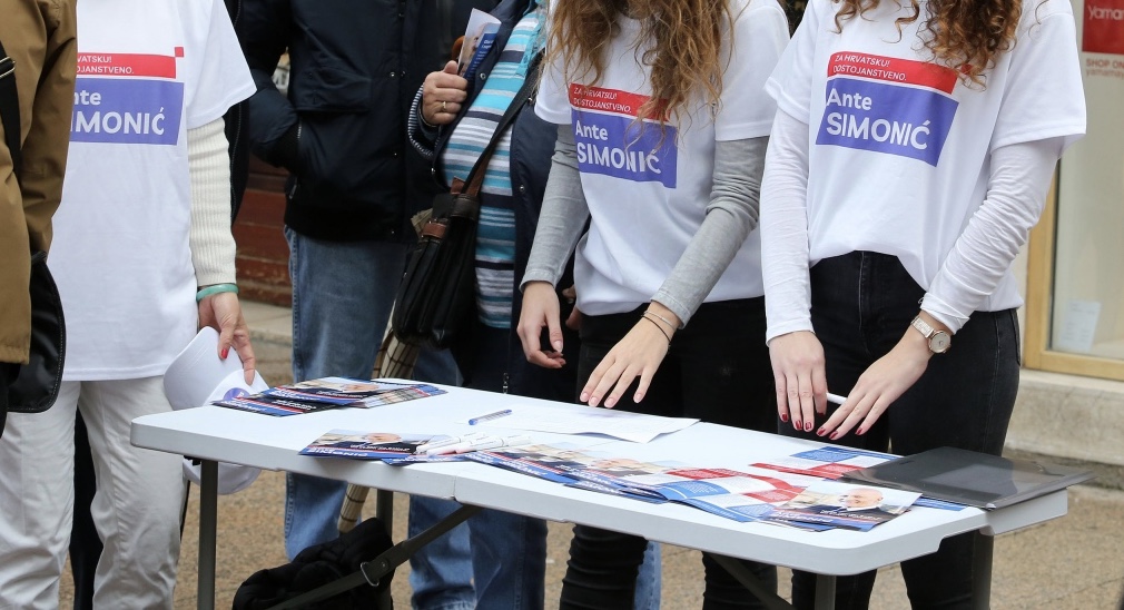 Rijeka: Ante Simoniƒá prikuplja potpise za predsjedniƒçku kandidaturu