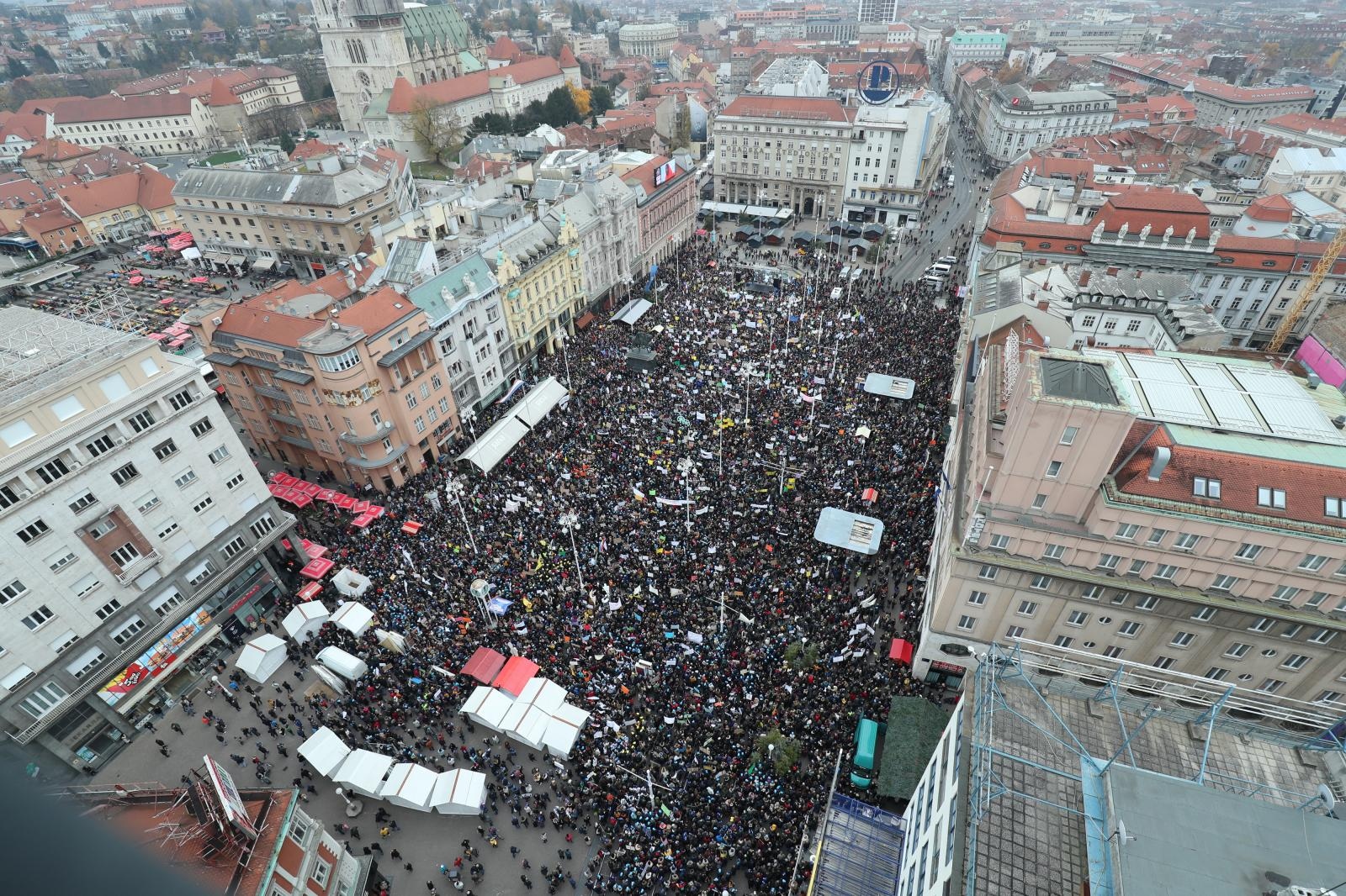 Veliki prosvjed Hrvatska mora bolje popunio glavni gradski Trg