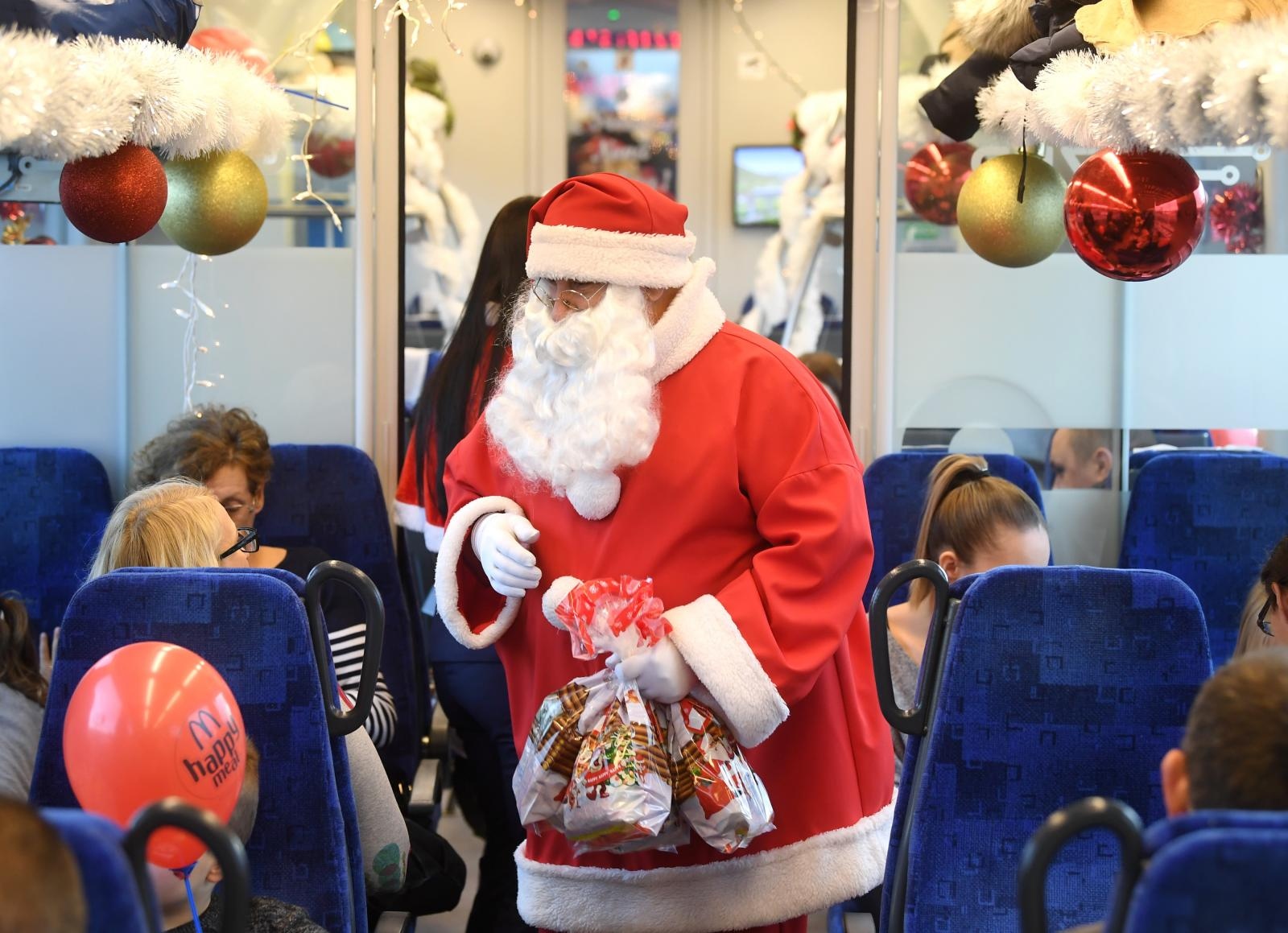 Zagreb: Dvjestotinjak djece krenulo na vožnju Tin expressom