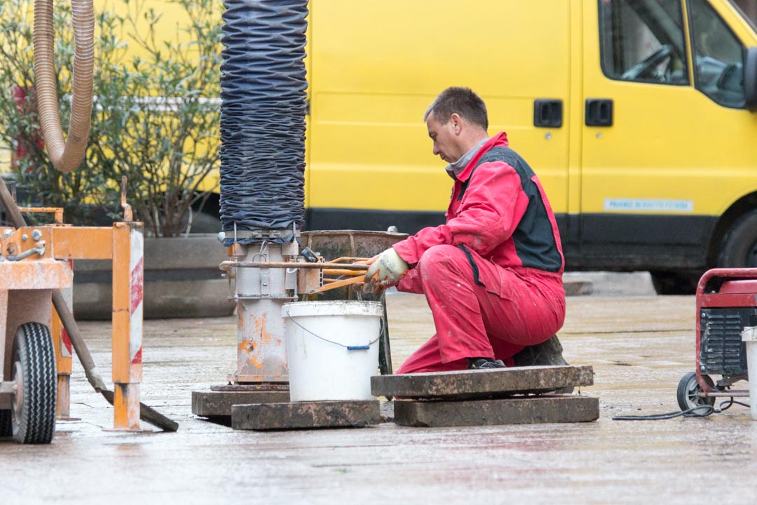 Poplocavanje Korzo Stroj Radnik-1