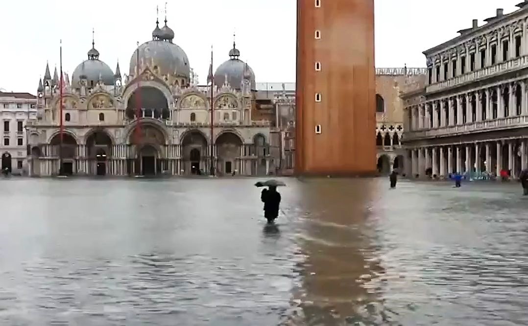 venecija poplava trg rezana