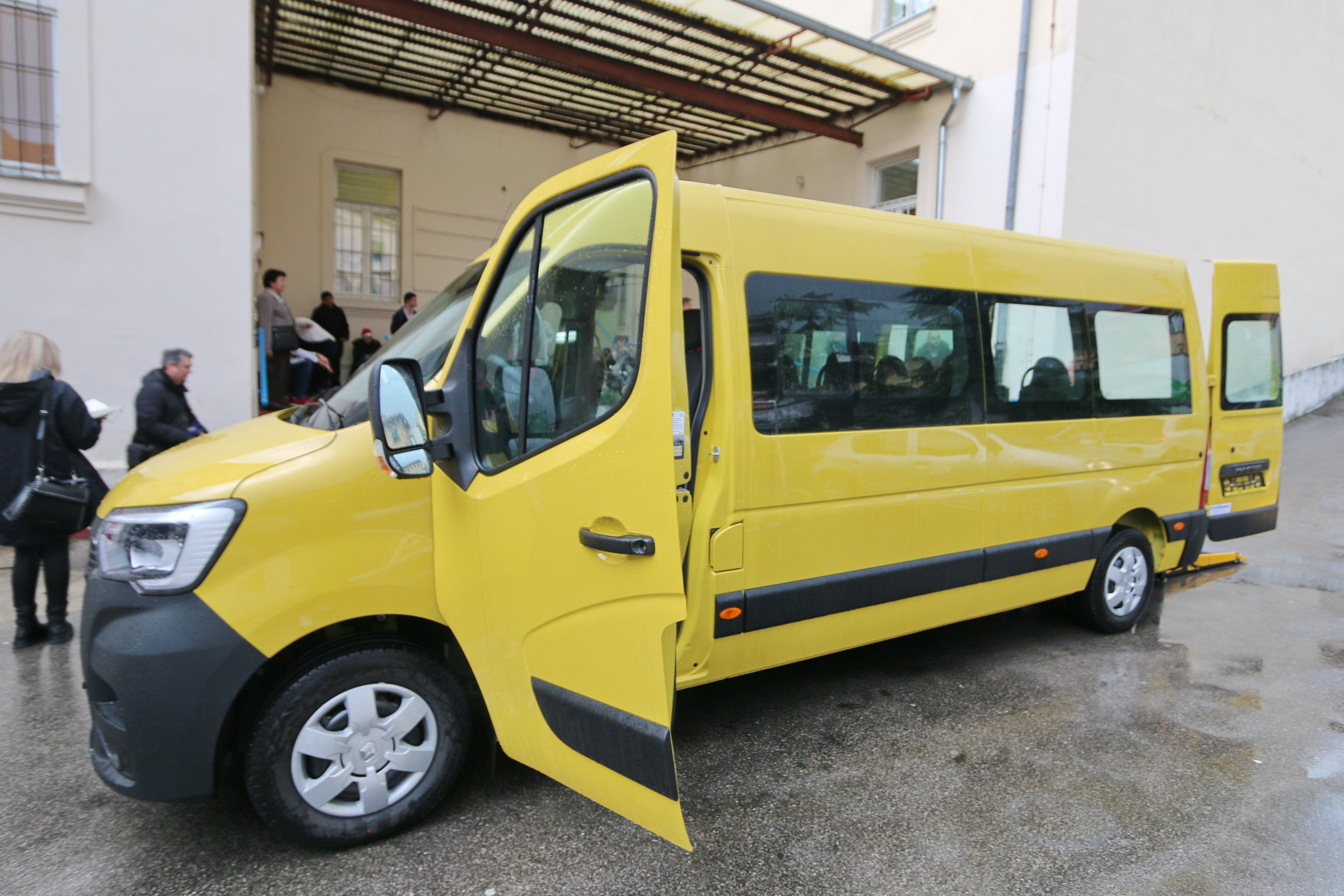 Novi-kombi-za-prijevoz-učenika-Centra-za-odgoj-i-obrazovanje-3 Novi-kombi-za-prijevoz-učenika-Centra-za-odgoj-i-obrazovanje-3