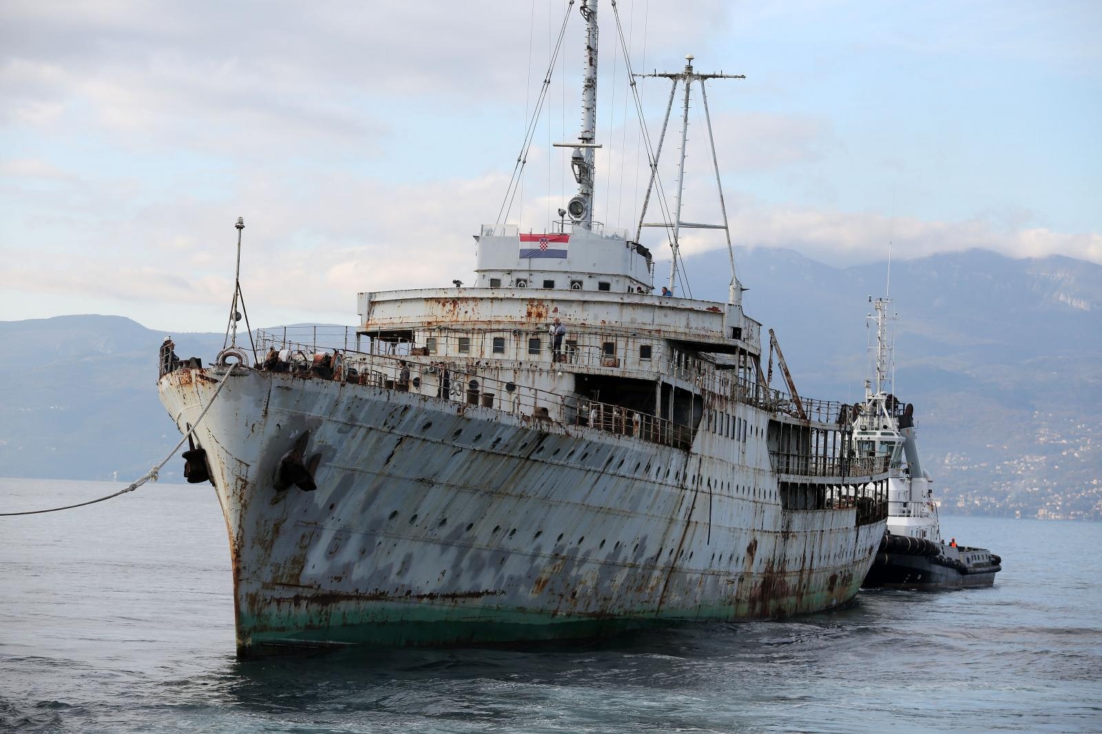 Rijeka: Galeb krenuo prema Kraljevici gdje će biti obnovljen i pretvoren u muzej Rijeka: Galeb krenuo prema Kraljevici gdje će biti obnovljen i pretvoren u muzej