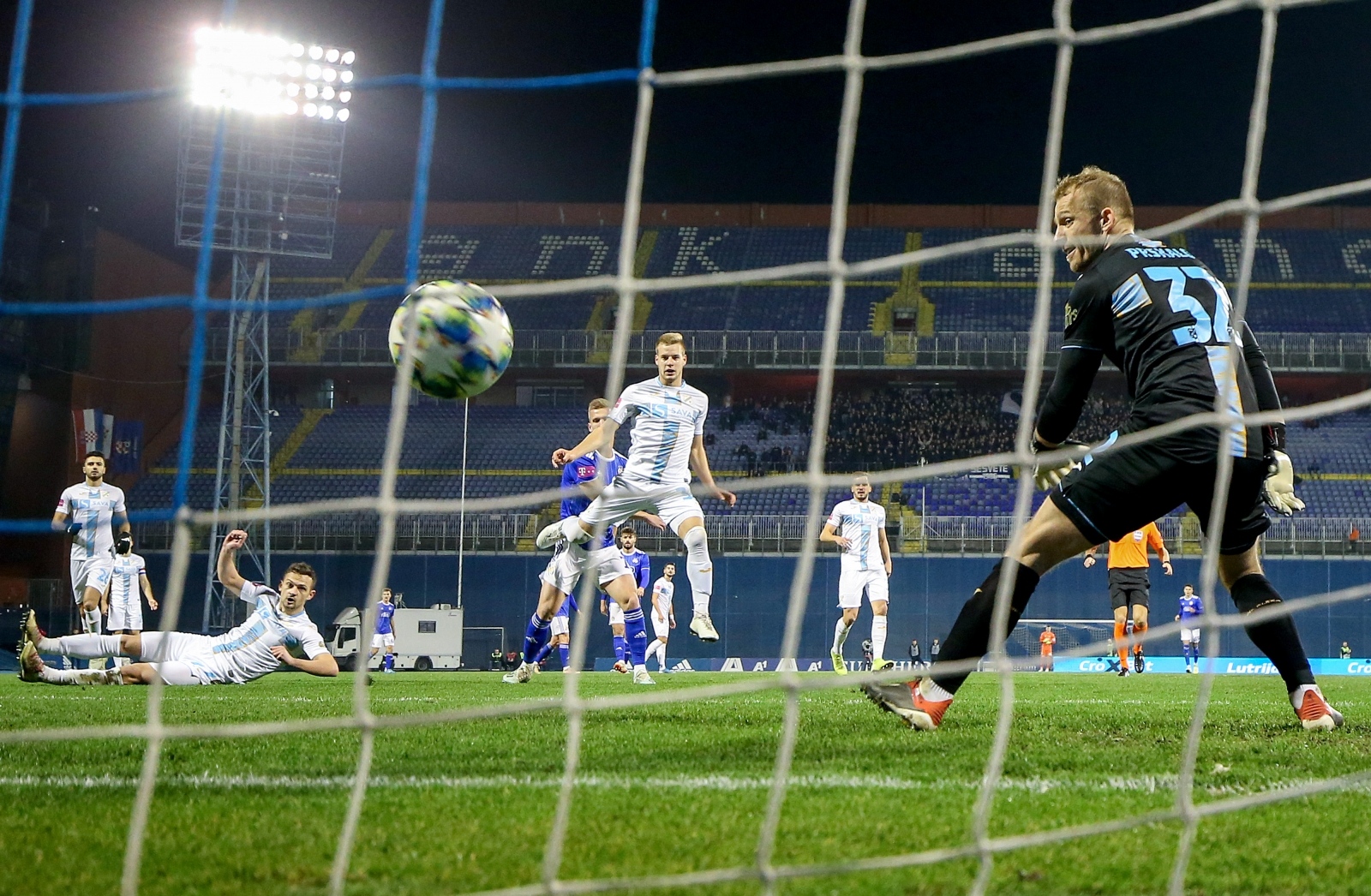 Zagreb: Dinamo i Rijeka na Maksimiru igraju zaostalu utakmicu 6. kola HNL-a