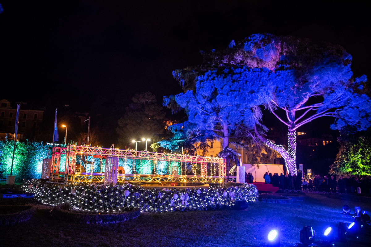 Advent 2019. Grad Opatija, Foto Luigi Opatija, Paljenje prve adv