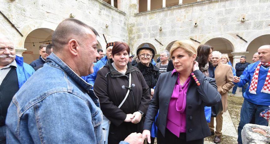 kolinda blokirani sveti petar u šumi