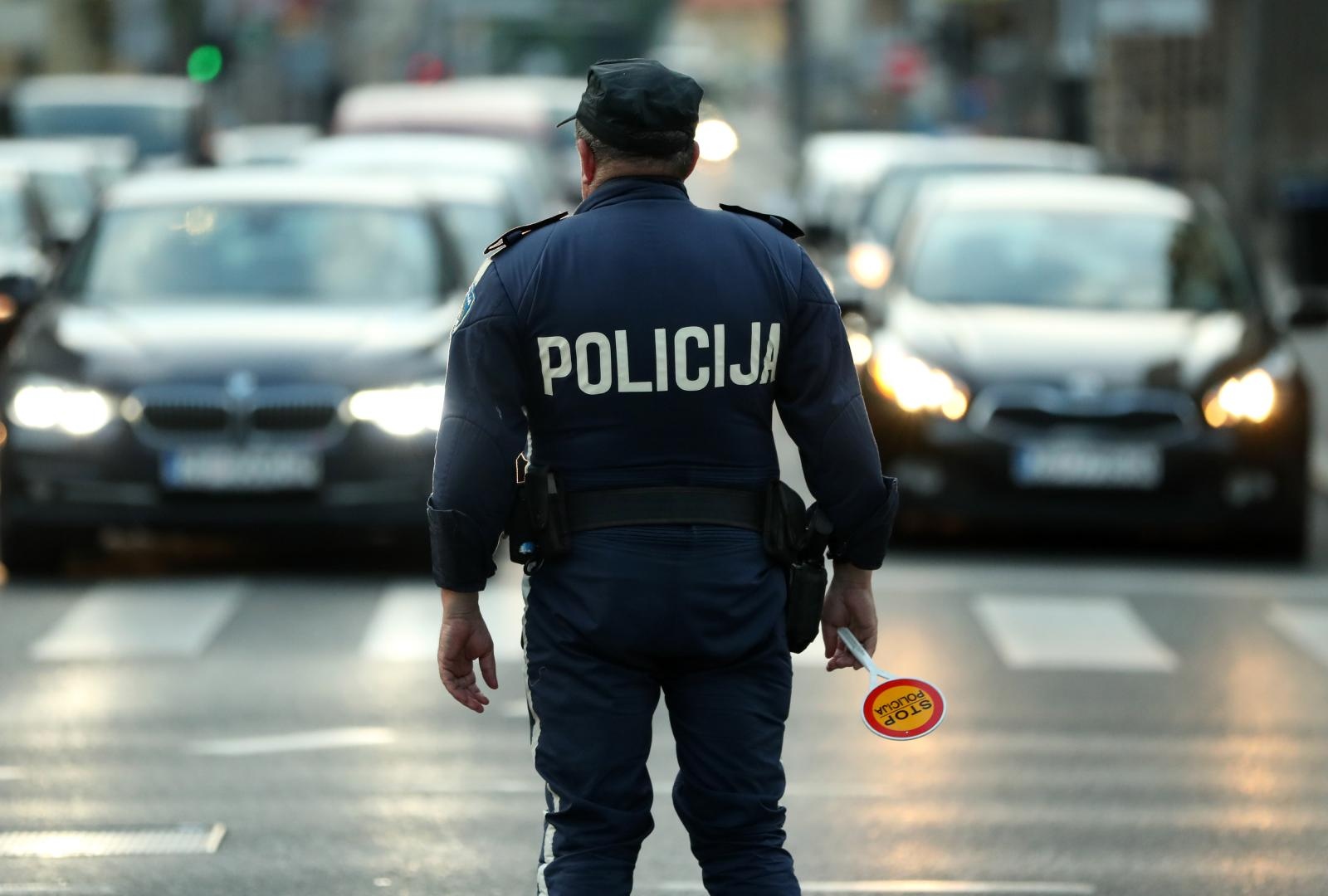 policija regulacija prometa policija regulacija prometa