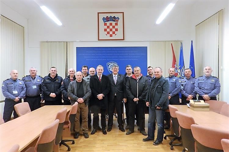 pričuva policija pričuva policija
