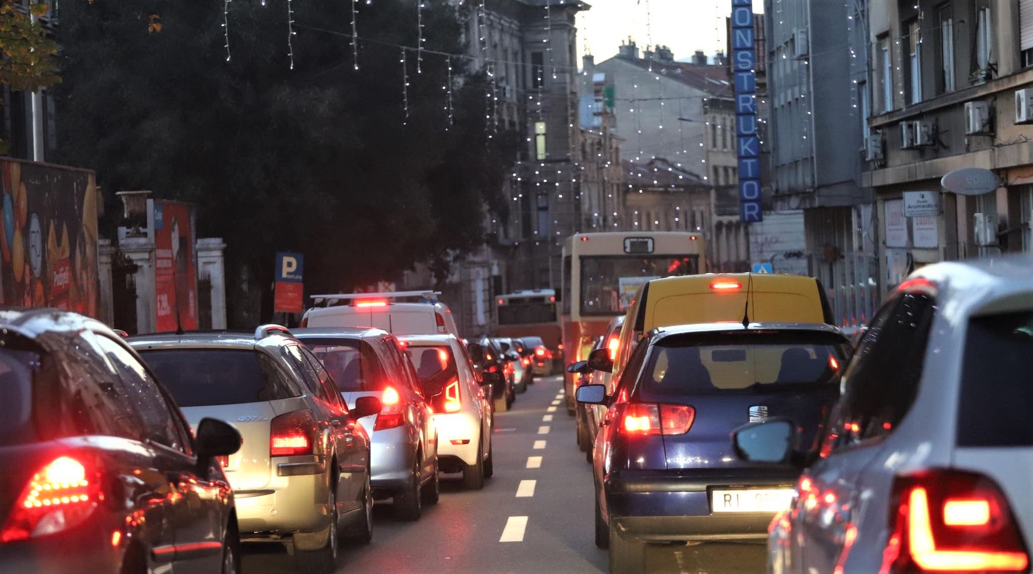 promet gužva kaos kolaps promet gužva kaos kolaps