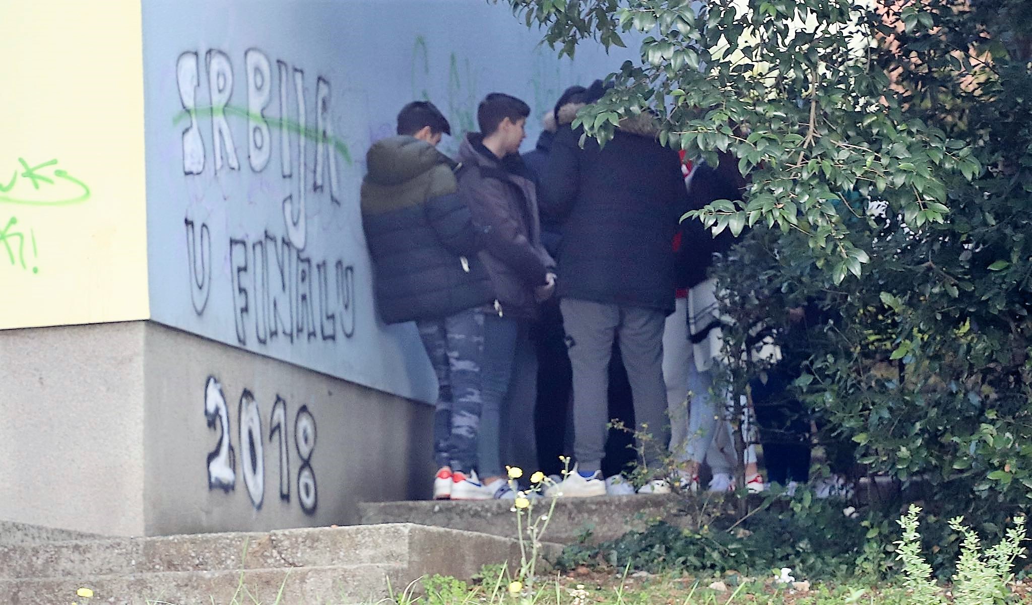 maloljetnici tinejdžeri droga škola učenici