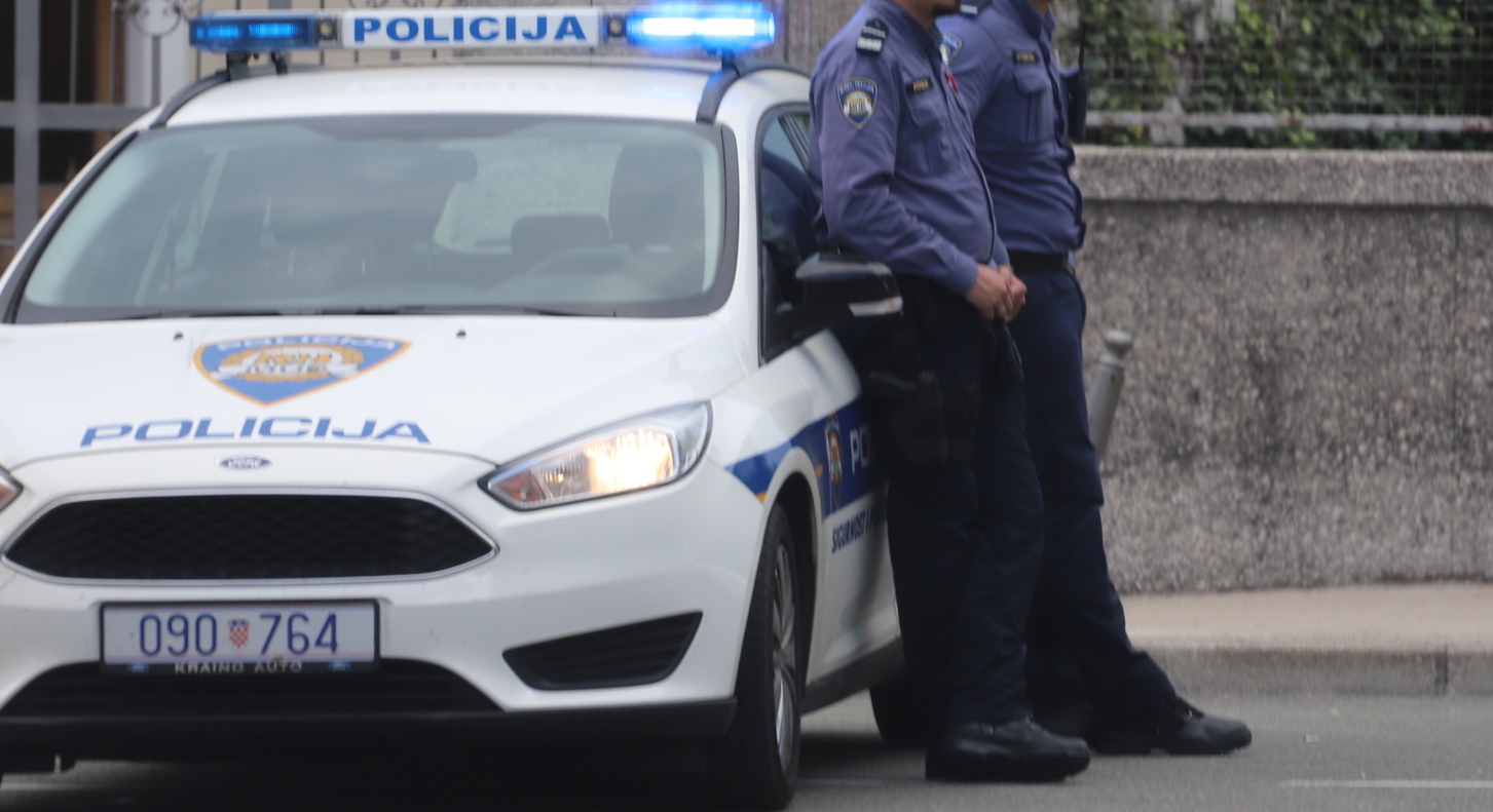policija policija