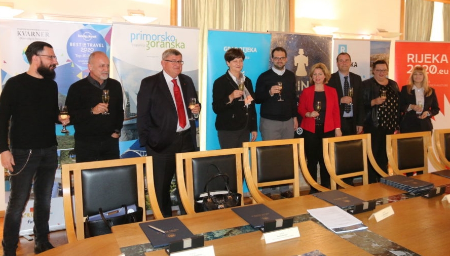 Potpisivanje-ugovora-Glazbena-nagrada-Porin-2020-u-Rijeci-2-900×600