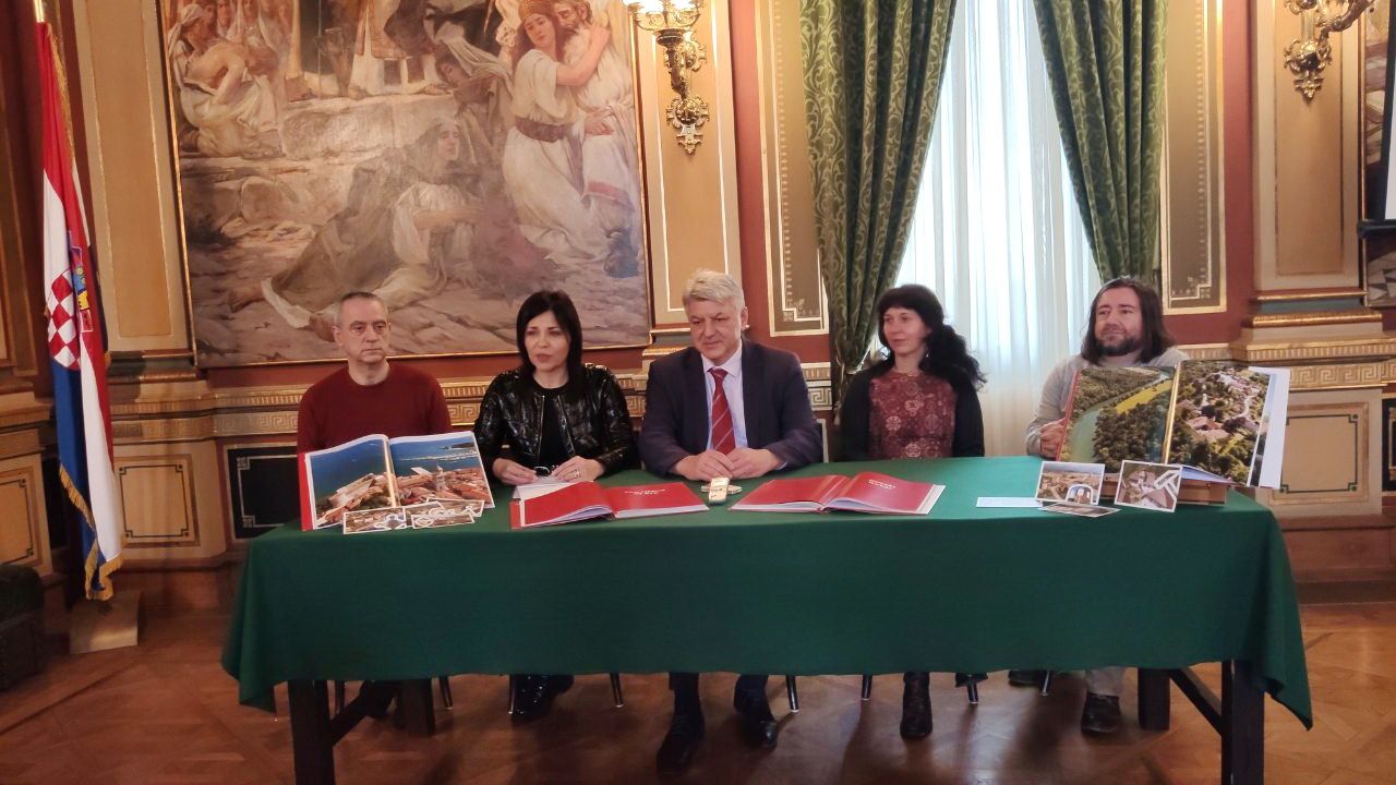 Velid Đekić, Sonja Šišić, Zlatko Komadina, Margareta Peršić i Mario Kovač (1)