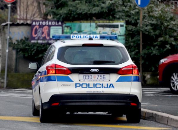 policija riportal auto